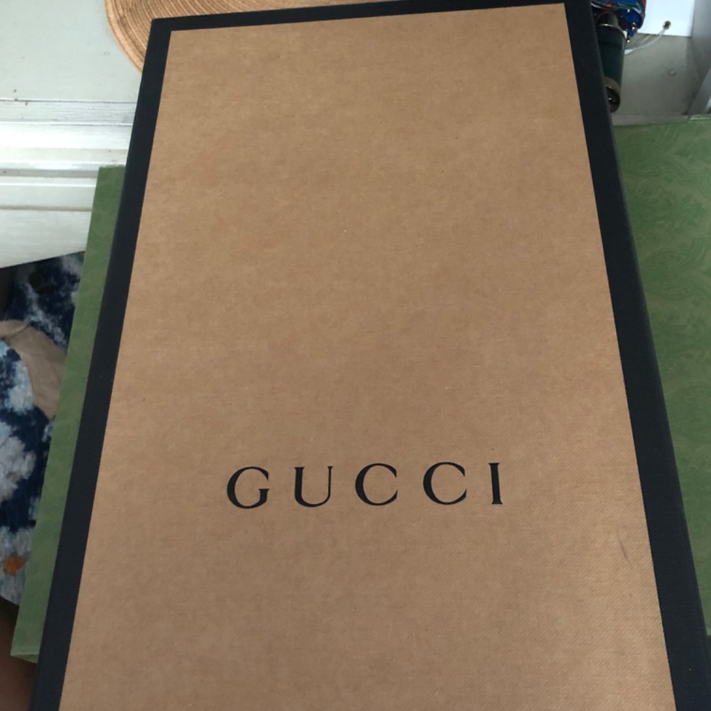 Authentic Gucci Shoes - Picture 6 of 6